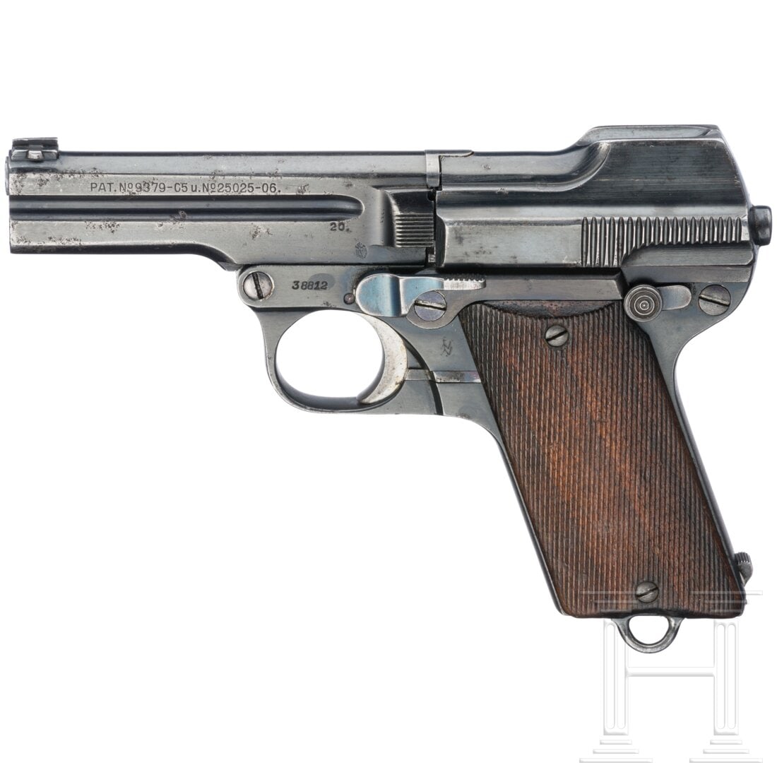 A Steyr Mod. 1909/34: A Steyr Mod. 1909/34Cal. 7,65mmBrowning, SN. 38812, nummerngleich. Fast blanker Kipplauf, Länge 90 mm. Achtschüssig. Beschuss 1920. Standardbeschriftung. Links Frankonia-Importeursstempel. Kipplauff