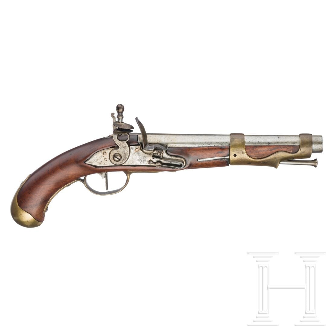 An M 1763/66 flintlock pistol, 2nd model: An M 1763/66 flintlock pistol, 2nd modelOktagonaler, in rund übergehender Lauf mit glatter Seele im Kaliber 17 mm. Steinschloss mit etwas müder Hahnfeder, Walnuss-Vollschäftung mit Messinggarnitur 