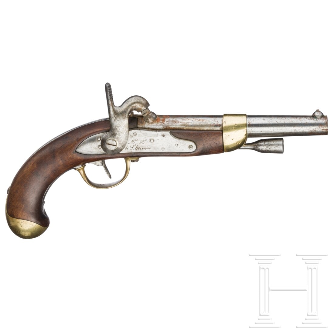 An M 1822 T bis cavalry percussion pistol, St. Étienne: An M 1822 T bis cavalry percussion pistol, St. ÉtienneOktagonaler, in rund übergehender Lauf mit vierfach gezogener Seele im Kaliber 17,7 mm. Über der Kammer divers gemarkt. Lauf teilweise fleckig.