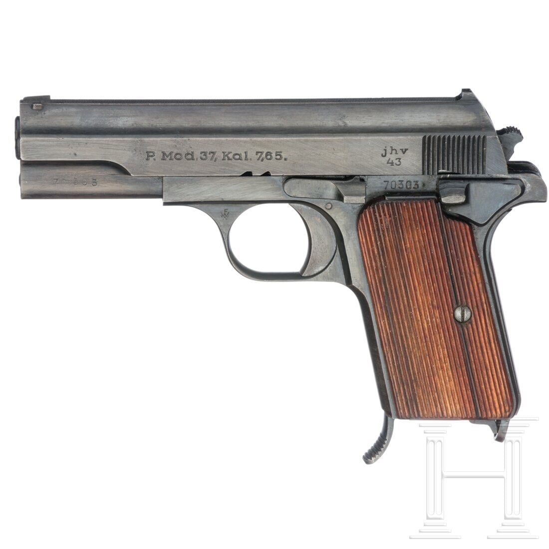 A Femaru Mod. P 37: A Femaru Mod. P 37Cal. 7,65mmBrowning, SN. 70 303, nummerngleich. Blanker Lauf. Siebenschüssig. Single Action. Links am Verschluss bezeichnet "P. Mod. 37, Kal. 7,65 - jhv 43". Gefertigt in Ungarn fü
