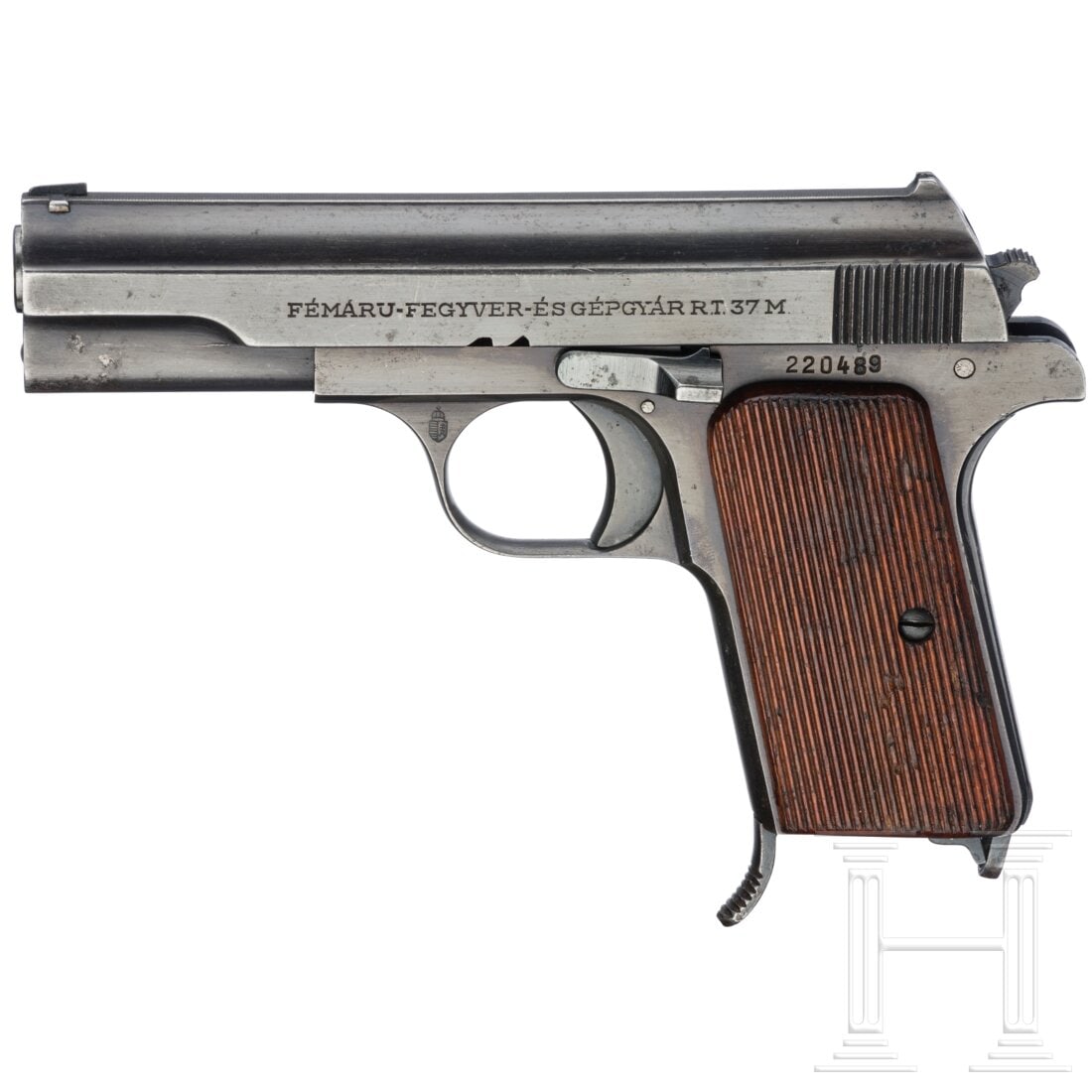 A Femaru, 37M: A Femaru, 37MCal. 9mmBrowningK, SN. 220489, nummerngleich. Rauer Lauf, Länge 97 mm. Siebenschüssig. Dt. Beschuss 1970. Standardbeschriftung. Rechts am Rahmen "HEGE"-Importeurstempel. Vermutlich alte