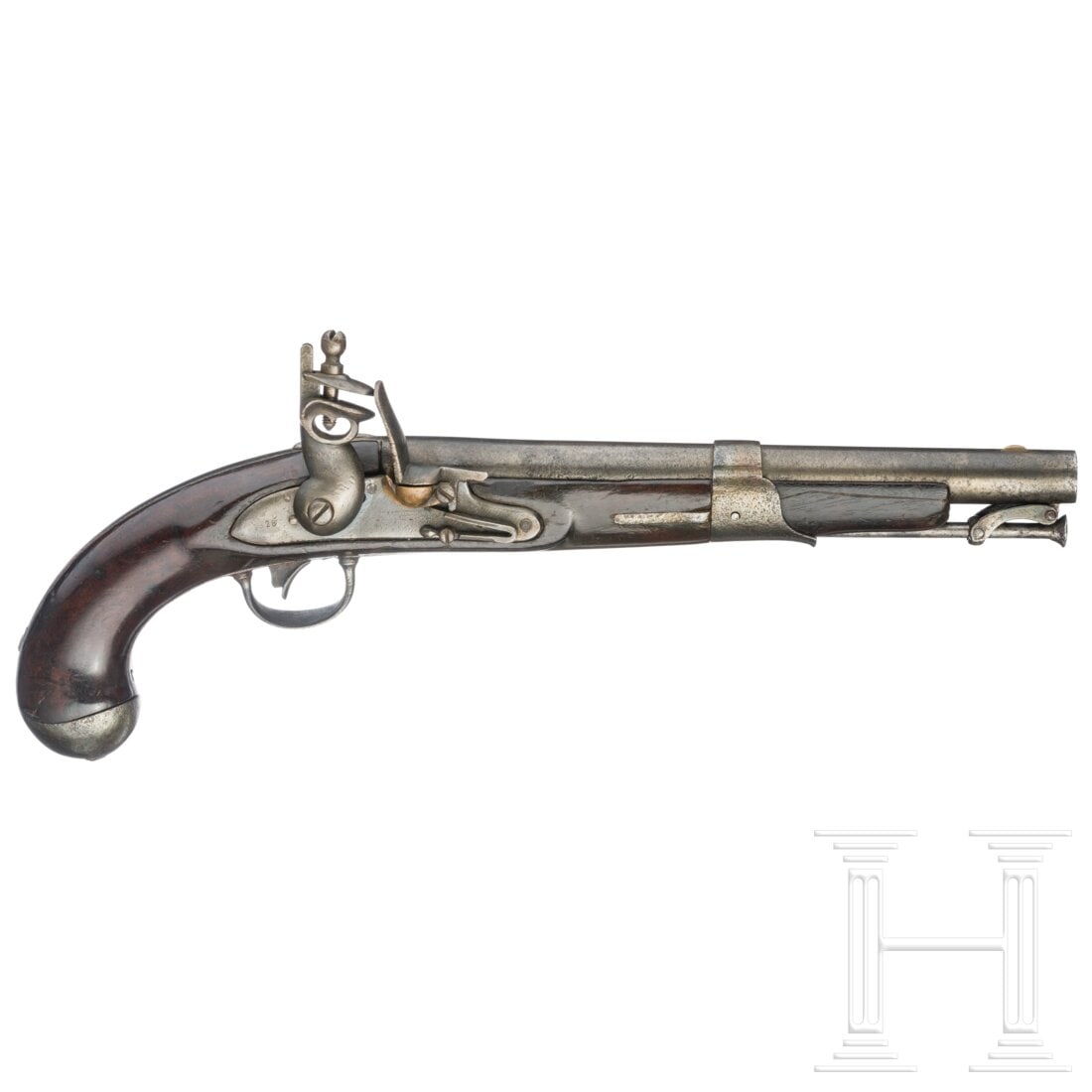 An M 1819 flintlock pistol: An M 1819 flintlock pistolRunder Lauf mit glatter Seele im Kaliber 14 mm. Links der Kammer mehrfach gemarkt. Schlossplatte ohne Hahnsicherung. Dreiviertel-Schäftung mit eiserner Garnitur und Gelenkla