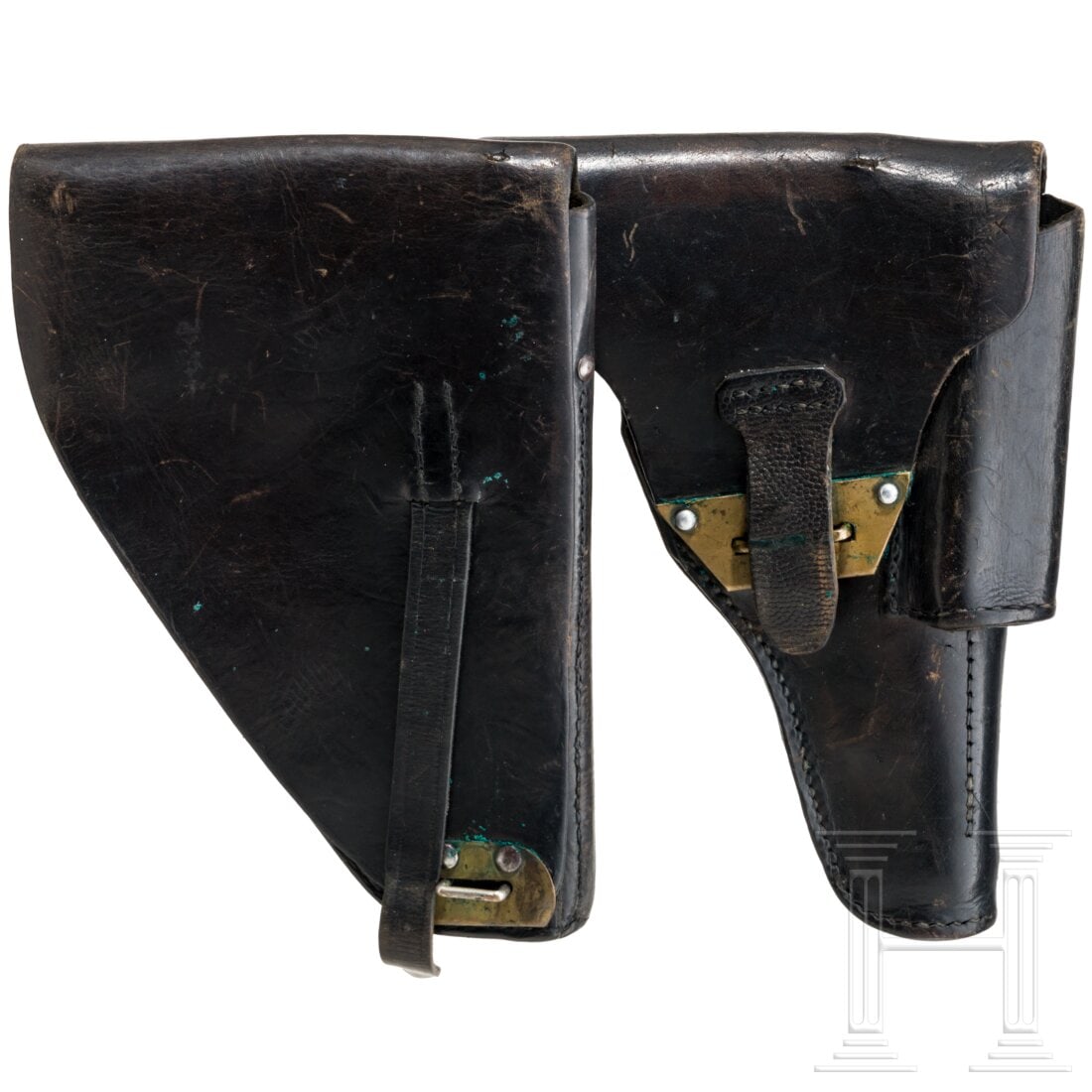 Two holsters for FN High Power: Two holsters for FN High PowerEine frühe Tasche aus schwarzem Leder mit Messingschließenöse. Innen Fach für Reservemagazin und Putzstock. Koppelschlaufe. Nähte in Ordnung, Tragespuren. Eine Tasch