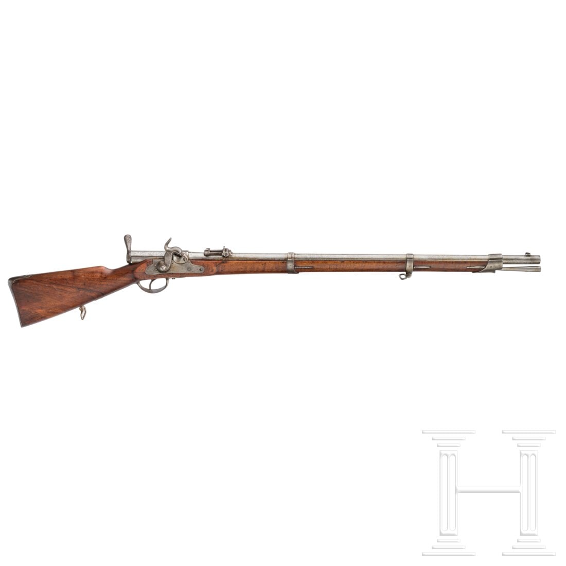 An M1858/67 U-M II percussion rifle, with bayonet: An M1858/67 U-M II percussion rifle, with bayonet Auf Rückladung abgeändertes Infanteriegewehr M 1858. Nr. 13190. Vierfach gezogener, leicht rauer Lauf im Kaliber 13,9 mm. Verschluss mit Staubschutz