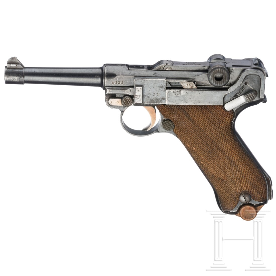 An Erfurt Luger, 1916: An Erfurt Luger, 1916Cal. 9mmLuger, SN. 5135c, bis auf Schlagbolzen und Magazin nummerngleich. Blanker Lauf. Hülsenkopf gemarkt "1916", Vordergelenk Krone/"Erfurt". Div. kaiserliche Abnahmen und Erfu