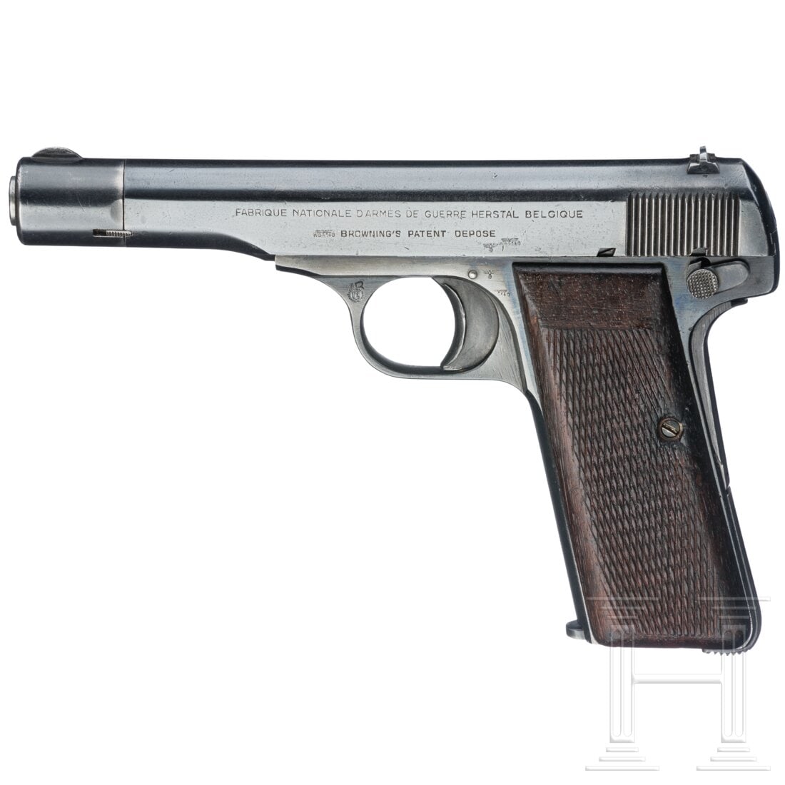 An FN Mod. 1910/22, VoPo (GDR): An FN Mod. 1910/22, VoPo (GDR)Cal. 7,65mmBrowning, SN. 124264, nummerngleich. Blanker Lauf. Neunschüssig. Standardbeschriftung. Handballensicherung. Div. Abnahmen Adler/"WaA140". Vollständige, arsen