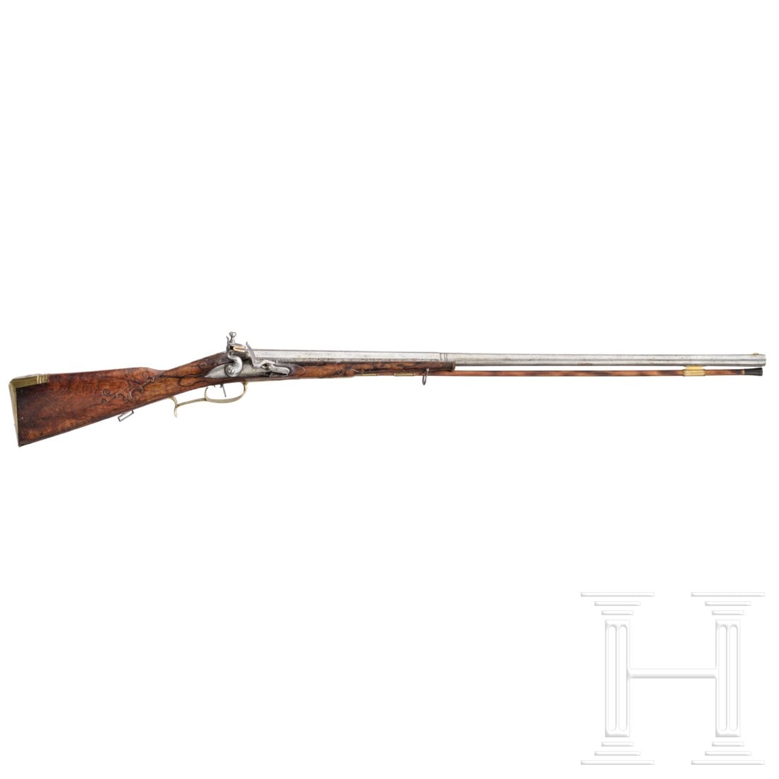 A flintlock shotgun by Höffer in Nuremberg, circa 1780: A flintlock shotgun by Höffer in Nuremberg, circa 1780Oktagonaler, nach Baluster in rund übergehender Lauf mit glatter Seele im Kaliber 15,5 mm. Über der Kammer in Messing eingelegt gemarkt und dav