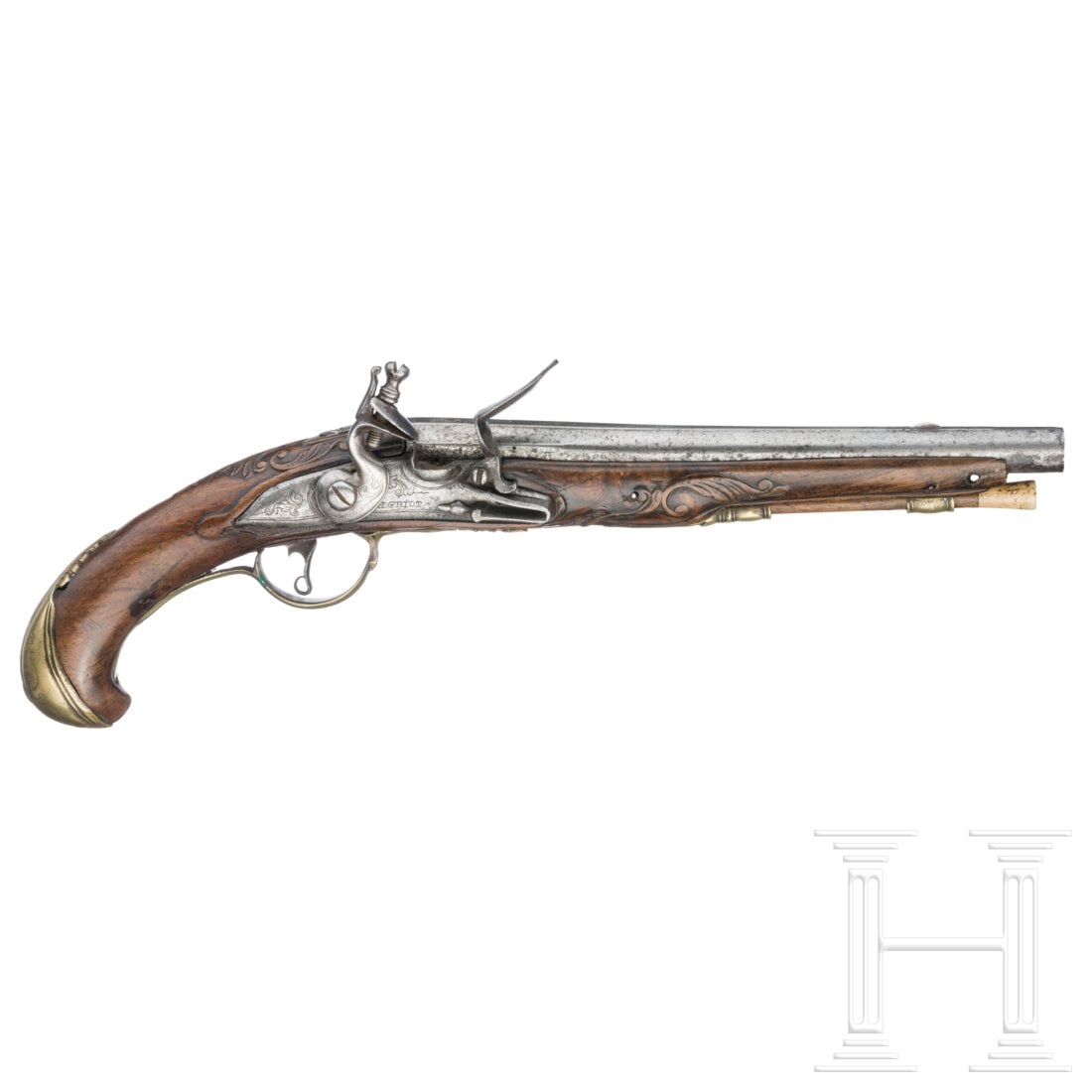 A flintlock pistol, A. Giot in Liége, circa 1736: A flintlock pistol, A. Giot in Liége, circa 1736Oktagonaler, in rund übergehender Lauf mit glatter Seele im Kaliber 14 mm. Steinschloss mit defekter Hahnrast. Schlossplatte leicht floral graviert, v