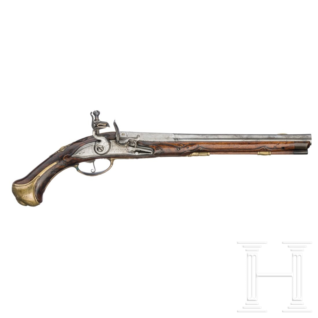 A flintlock pistol, Francois Mercier in Liége, circa 1750: A flintlock pistol, Francois Mercier in Liége, circa 1750Oktagonaler, nach Baluster in rund übergehender Lauf mit glatter Seele im Kaliber 15 mm. Über der Kammer mehrere messinggefütterte Marken. 