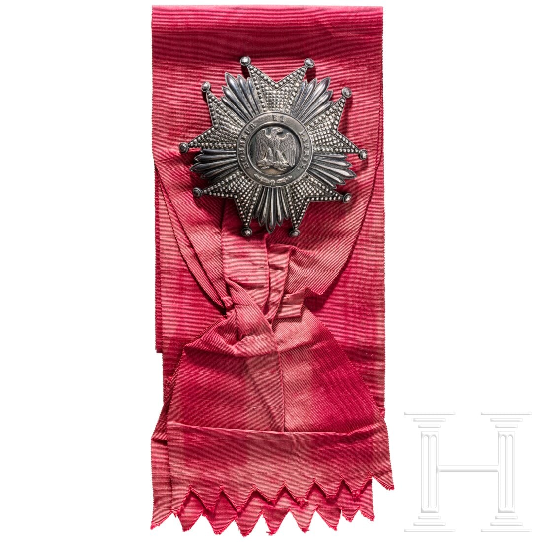 An Order of the Legion of Honor, Grand Cross Star: An Order of the Legion of Honor, Grand Cross StarSilber, Gewicht 93,3 Gramm. Der Stern mit feiner, gleichmäßiger Patina, die Rückseite, nicht wie üblich mit einer Nadel, sondern mit einer Schraubs