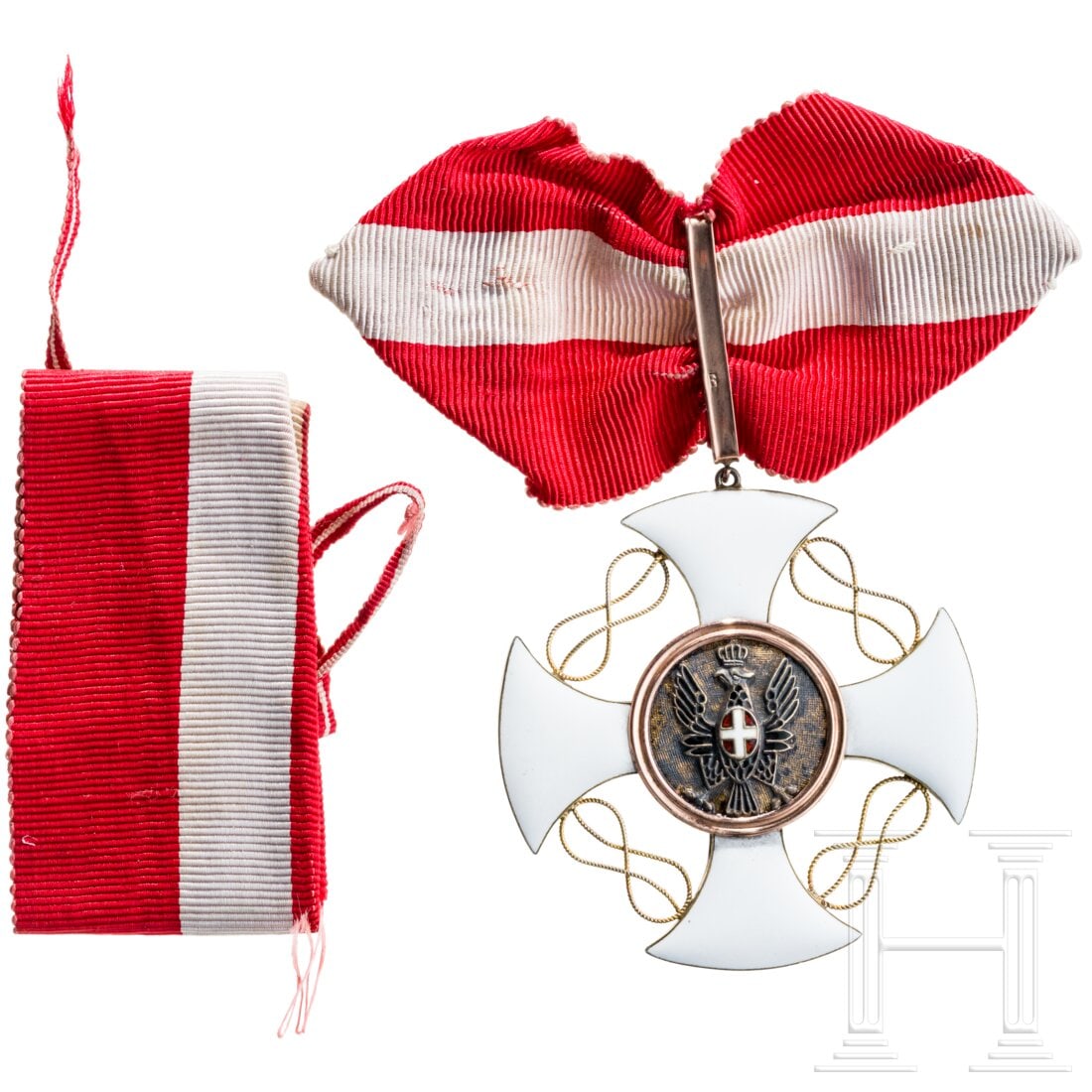Order of the Italian Crown - Neck decoration: Order of the Italian Crown - Neck decorationGoldenes, beidseitig weiß emailliertes Ordenskreuz, im Zentrum das mehrteilig gefertigte, beidseitig emaillierte Medaillon (minimale Chips). An kurzem Hals