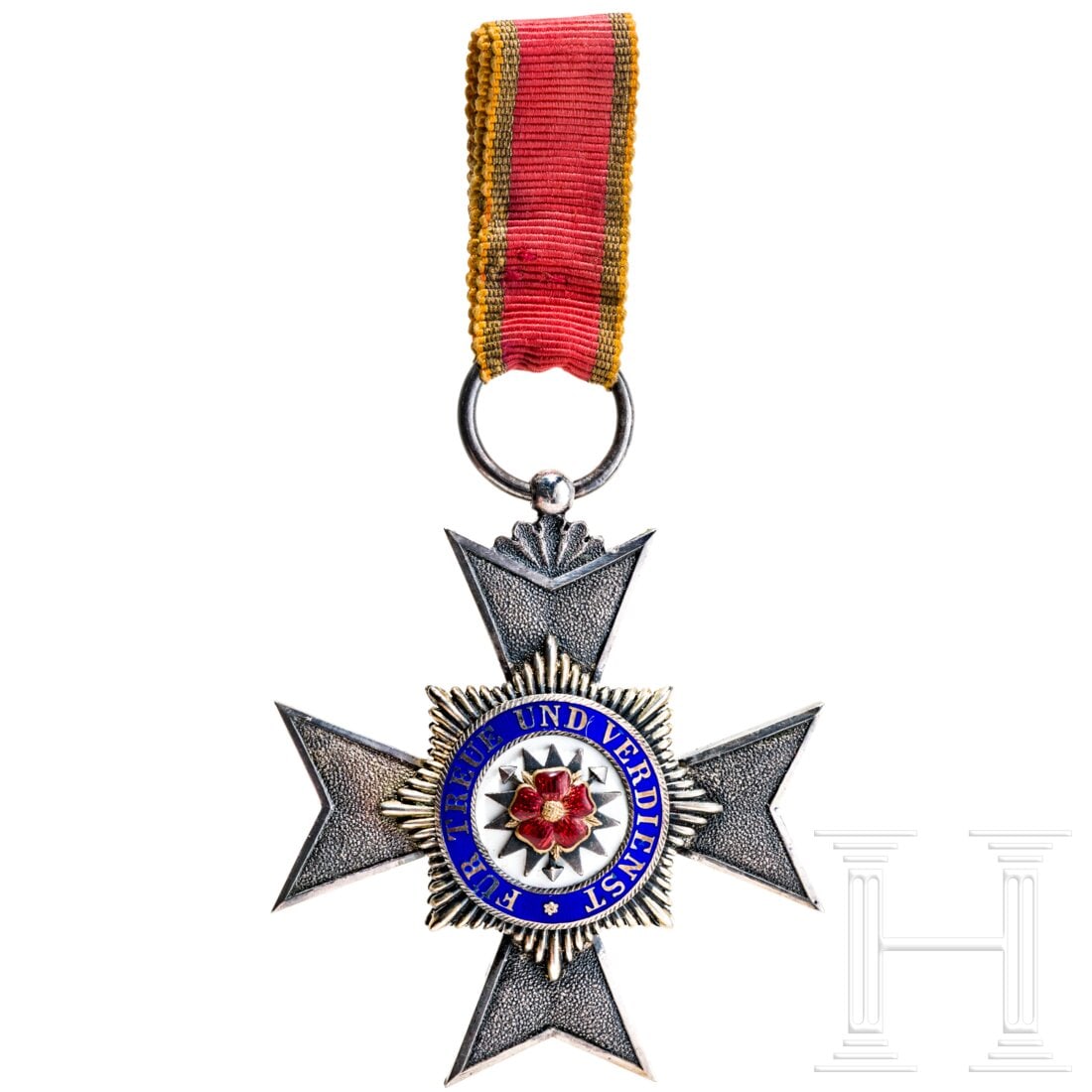 Princely Schaumburg-Lippe House Order, Cross of the 4th Class: Princely Schaumburg-Lippe House Order, Cross of the 4th ClassSilbernes Ordenskreuz (gedunkelt), im Zentrum das mehrteilig gefertigte, beidseitig emaillierte Medaillon (minimale Chips) mit der Lippisch
