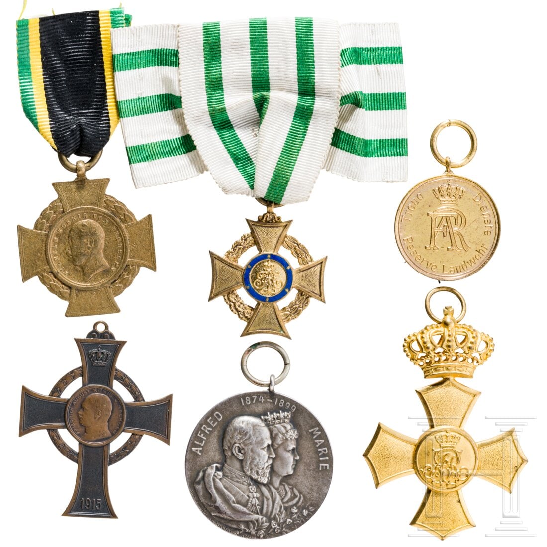Five Saxon awards: Five Saxon awardsAllgemeines Ehrenzeichen bzw. Ehrenkreuz mit Krone. Ehrenkreuz für freiwillige Wohlfahrtspflege im Kriege 1914-16 an Damenschleife, Kriegsverdienstkreuz Bronze 1915, Landwehr-Diensta