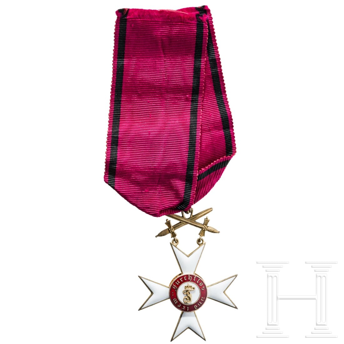 An order of the Crown of Wurttemberg, Knight's Cross with Swords: An order of the Crown of Wurttemberg, Knight's Cross with SwordsSilber vergoldet, emailliert, mit Originalband, die Schwerter mittels kleinen Öschen angebracht, hergestellt beim königlich württembe