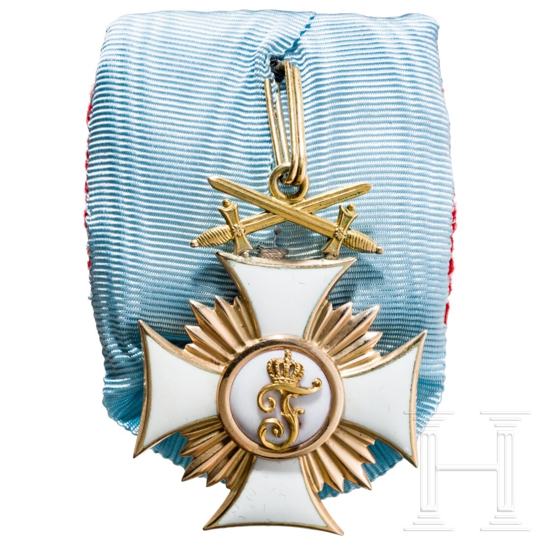 Friedrichsorden, Ritterkreuz 1. Klasse mit Schwertern: Friedrichsorden, Ritterkreuz 1. Klasse mit SchwerternGold, emailliert, mit starr verlöteten Schwertern, hergestellt von Hofjuwellier Eduard Foehr, Stuttgart, an modern konfigurierter Einzelbandschnal