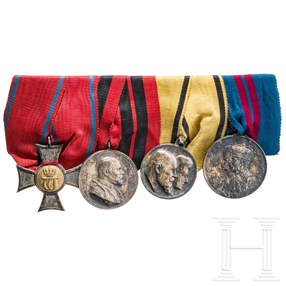 A medalbar with 4 pieces (1 of 2)