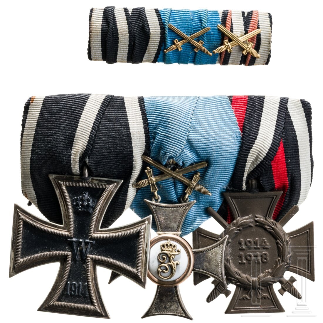 A three-piece medal bar with the Württemberg Order of Frederick, Knight's Cross 2nd Class with: A three-piece medal bar with the Württemberg Order of Frederick, Knight's Cross 2nd Class with swords EK 2 von 1914. Ritterkreuz 2. Klasse mit Schwertern des Friedrichs-Orden, Silber mit mehrteil