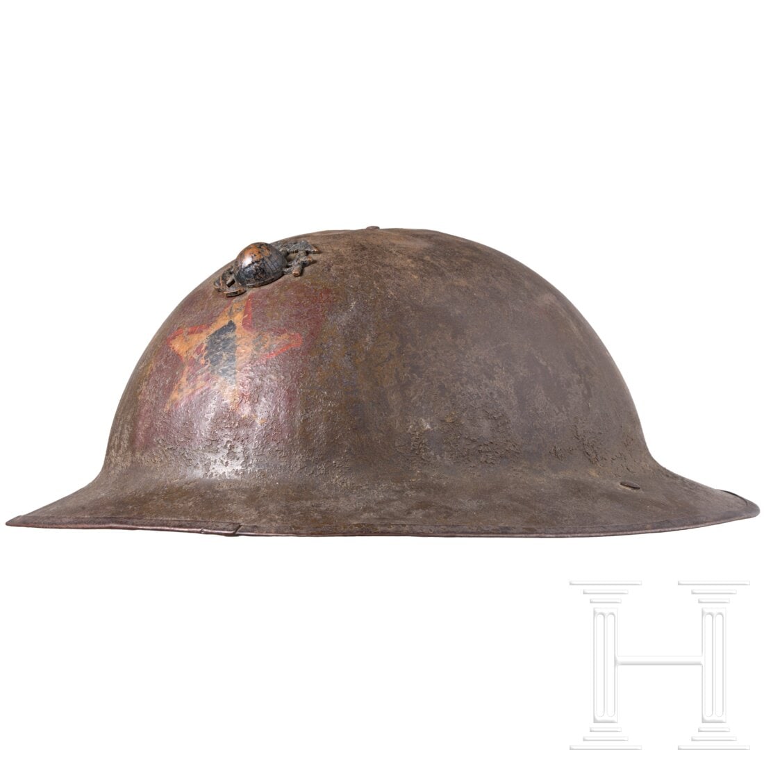 A steel helmet M 17 "Brodie" of a veteran from the 4th Marine Brigade of the 2nd Infantry Division: A steel helmet M 17 "Brodie" of a veteran from the 4th Marine Brigade of the 2nd Infantry Division "Indianhead"Die einteilige Glocke (Dellen) aus britischer Fertigung mit überlappend vernieteter Rand
