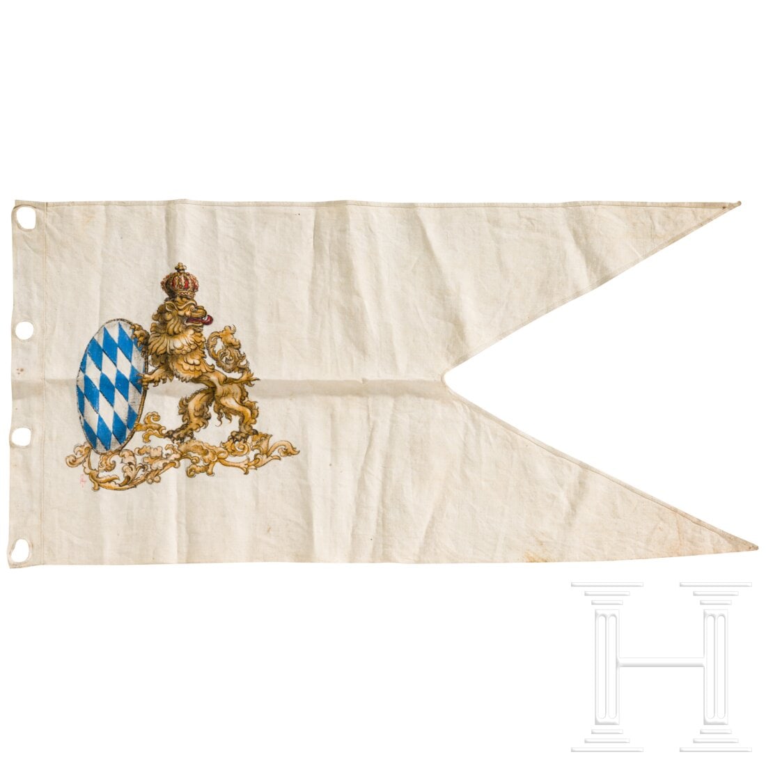 A lance flag for NCO's of the Bavarian calvalry, circa 1910: A lance flag for NCO's of the Bavarian calvalry, circa 1910Weißes Leinentuch, beidseitig mit farbig aufgedrucktem bayerischen Löwen, am Liek vier Ösen, ungestempelt. Etwas fleckig, Gebrauchs- und A