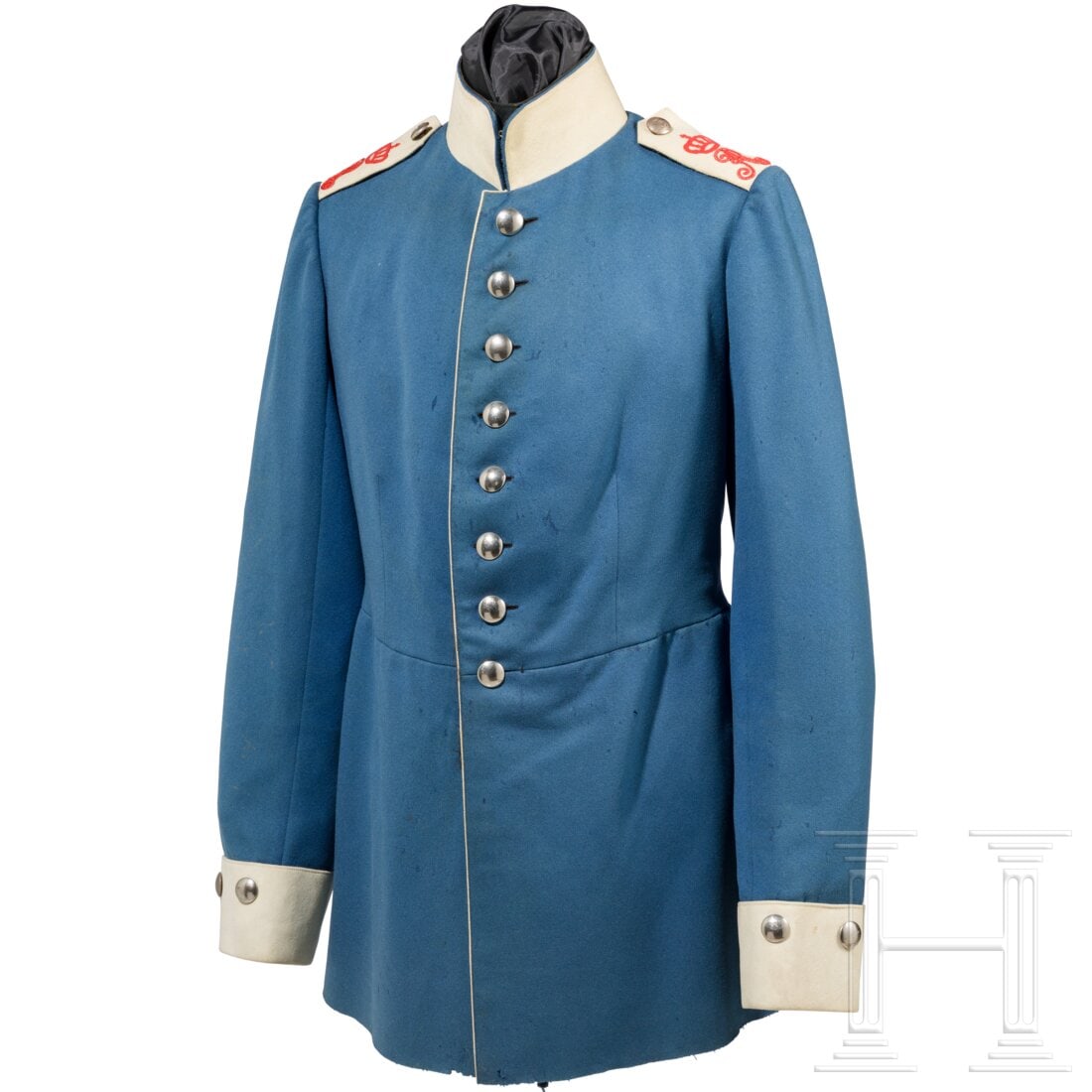 A tunic for troopers in the King Albert of Saxony Dragoon Regiment (East Prussian) No. 10, circa: A tunic for troopers in the King Albert of Saxony Dragoon Regiment (East Prussian) No. 10, circa 1900Feines hellblaues Grundtuch mit weißen Vorstößen und Aufschlägen, blanke eiserne Knöpfe („Ho