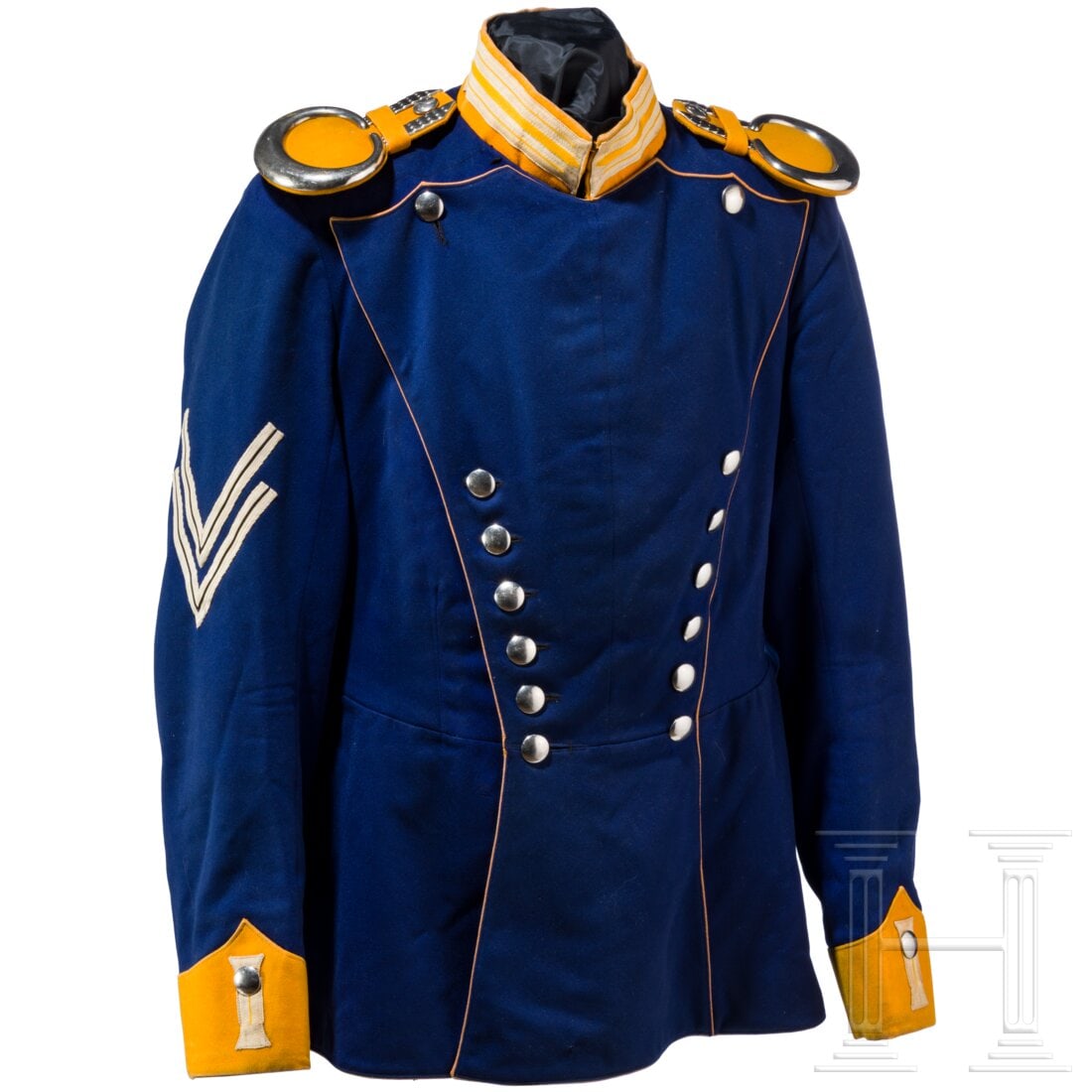A Ulanka for a member of the 3rd Guard Uhlan Regiment: A Ulanka for a member of the 3rd Guard Uhlan RegimentEigentumsstück aus dunkelblauem Tuch, mit gelben Vorstößen, polnischen Aufschläge und Kragen, diese mit weißen Gardelitzen. Silberne Knöpfe, 