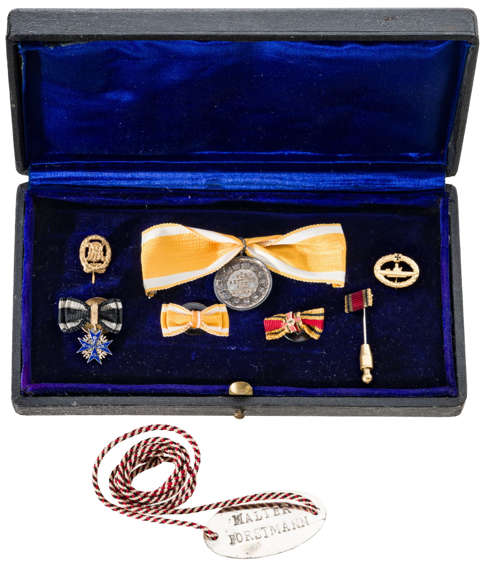 Captain Walter Forstmann - Order miniatures: Captain Walter Forstmann - Order miniaturesOrden Pour le Mérite für Militärverdienst, eine 30 mm Miniatur als Knopfloch-Dekoration, der Knopf rs. bez. "J. Godet & Sohn". Eine Medaille für Rettung 
