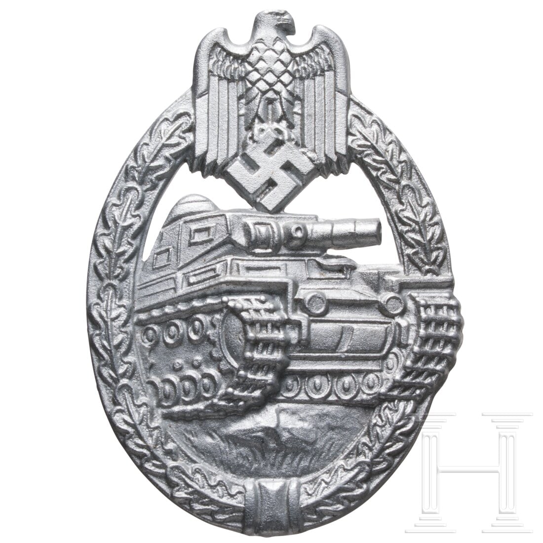 A Tank Assault Badge in Silver, manufacturer Wiedmann: A Tank Assault Badge in Silver, manufacturer WiedmannFeinzink, die Versilberung ist noch sehr gut erhalten, Herstellermarkierung von Ferdinand Wiedmann auf der Rückseite.Condition: I -