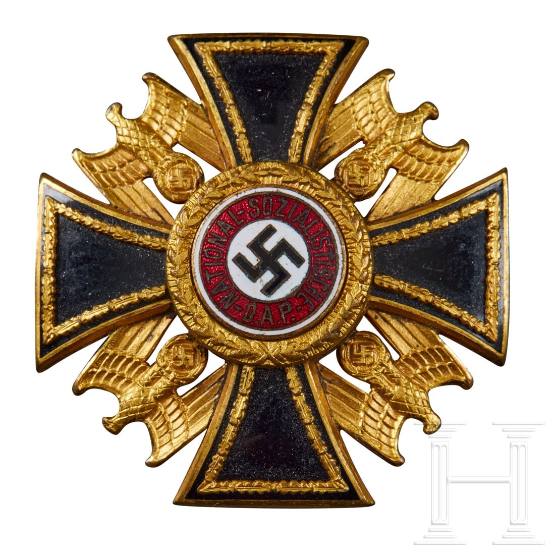 Deutscher Orden, Steckkreuz 3. Klasse: Deutscher Orden, Steckkreuz 3. Klasse Fertigung der Fa. Deumer in Lüdenscheid. Leicht gewölbtes Steckkreuz aus Bronze, feuervergoldet. Vorderseitig fein emailliert, im Zentrum das goldene Ehrenzeich