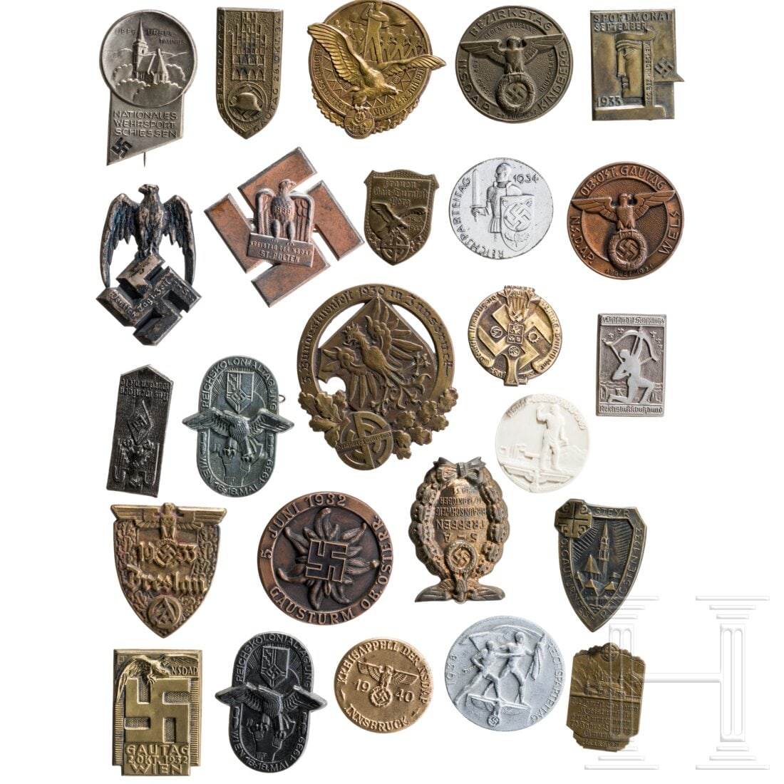 A collection of tinnies: A collection of tinniesÜberwiegend Abzeichen der NSDAP und angeschlossener Organisationen. Teils mit Hersteller auf der Rückseite. Alle Abzeichen vollständig mit Nadelsystem. Insgesamt 25 Stück.Co