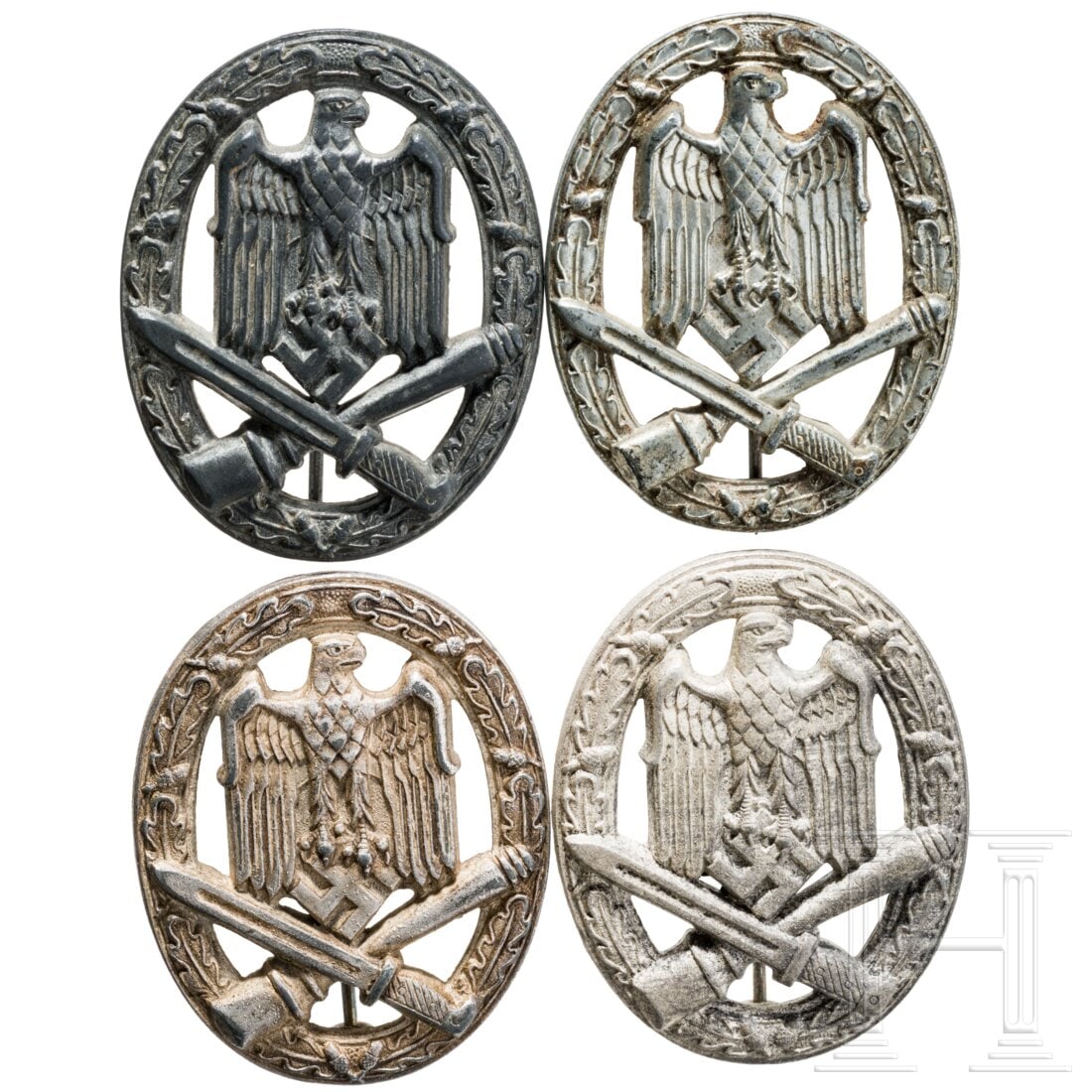 Four General Assault Badges: Four General Assault BadgesFertigung aus Zink, zwei Abzeichen mit Hersteller "W" für Karl Wurster, ein Abzeichen (hohle Ausführung) ist eine typische Fertigung der Fa. Wilhelm Deumer. Alters- und
