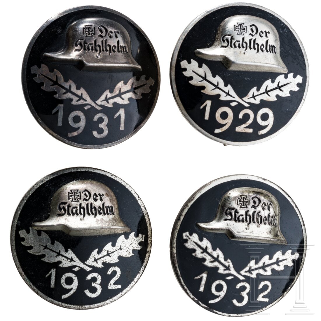 Four membership badges of the Stahlhelmbund: Four membership badges of the StahlhelmbundJeweils schwarz emailliert mit aufgenietetem Stahlhelm und rs. bauchigem Nadelsystem, Sth-Logo (= Stahlhof Magdeburg) und "Ges. Gesch." für die Jahre 1929