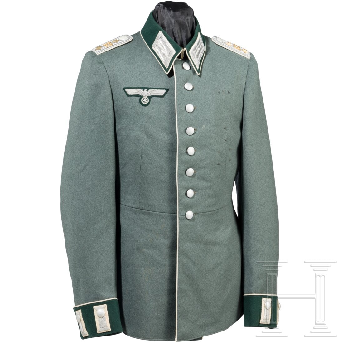Captain Friedrich Ebbighausen - His parade tunic for a captain in Infantry Regiment 82 (Göttingen) (1 of 7)