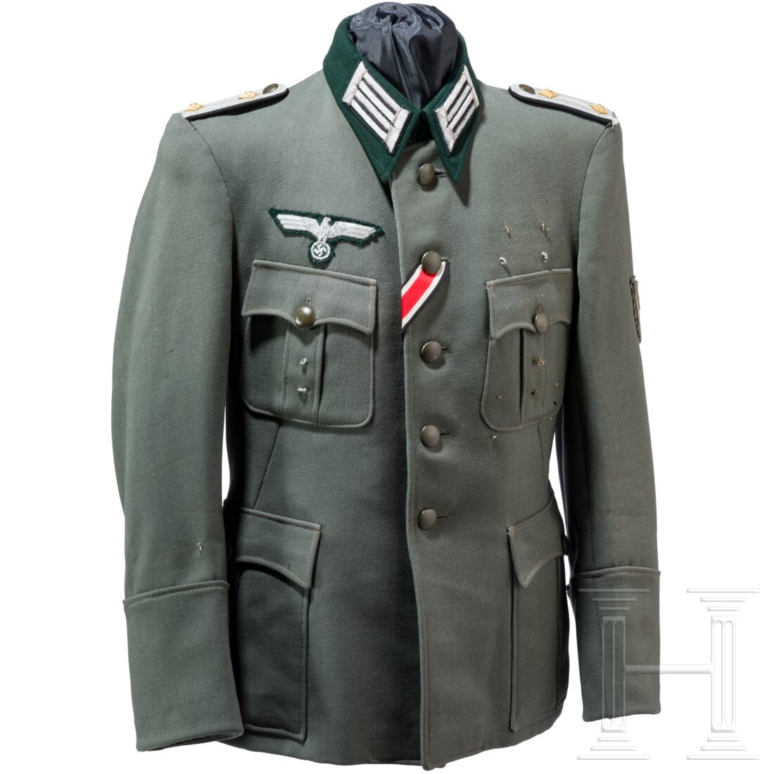 A field blouse for a captain in the engineers (1 of 7)