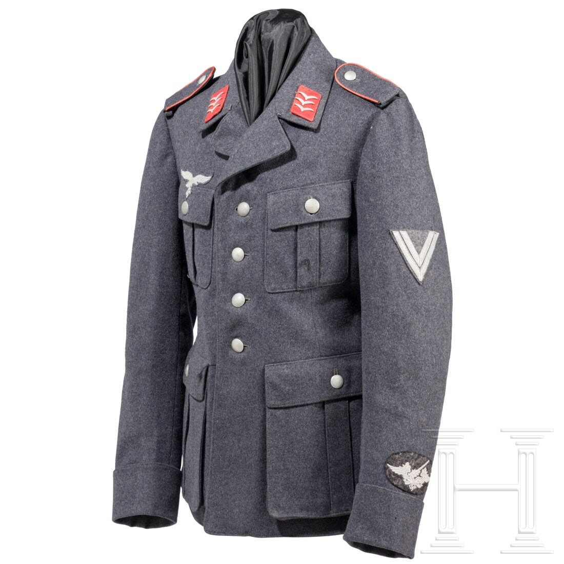A tunic for a Obergefreiter in the anti-aircraft artillery (1 of 8)