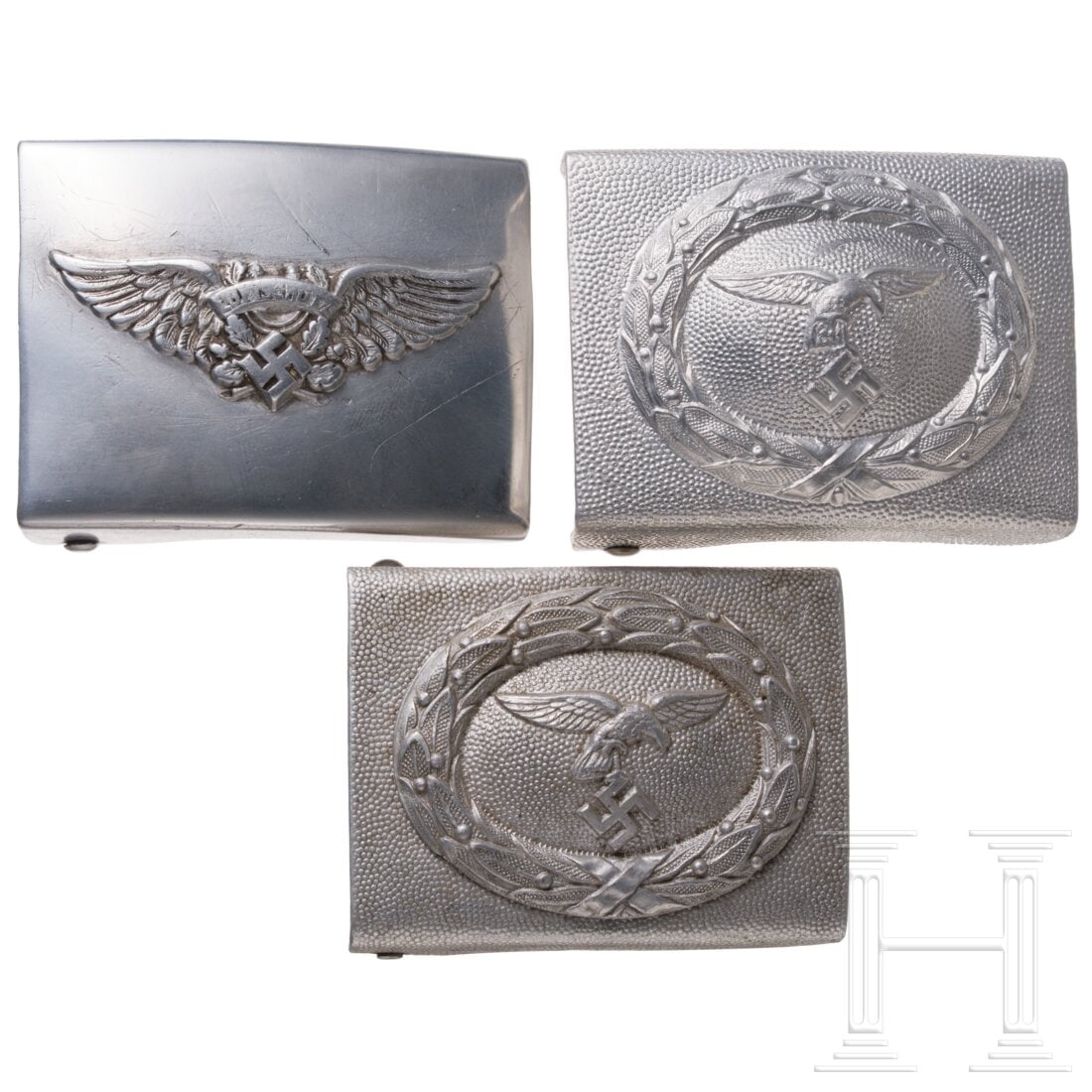 Three belt buckles - Luftwaffe 1st pattern and Air Raid Protection Service (SHD): Three belt buckles - Luftwaffe 1st pattern and Air Raid Protection Service (SHD)Luftwaffe, Koppelschloss für Mannschaften und Unteroffiziere, 1. Modell, Aluminium, mit Herstellerraute, sehr schöner