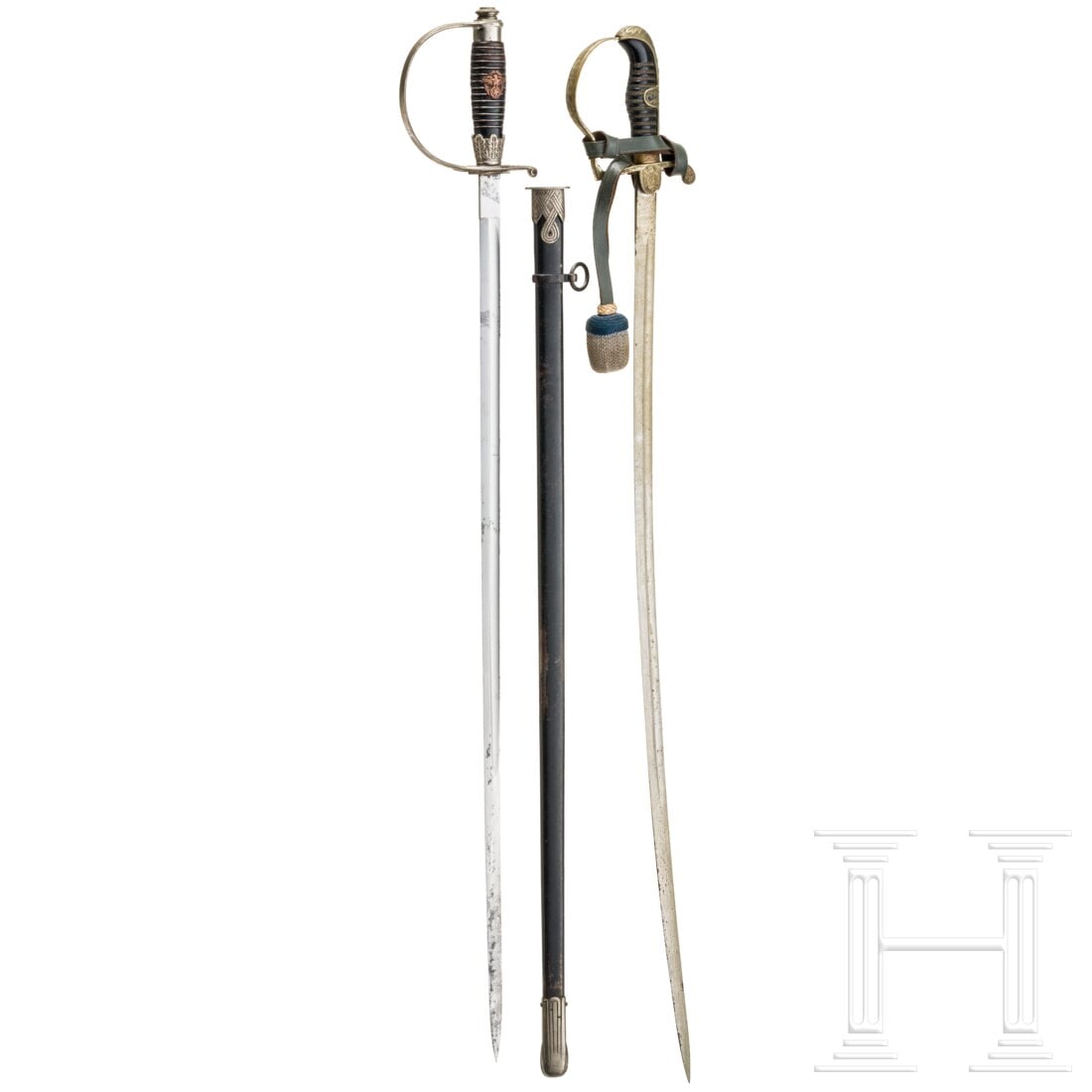 An epee M 36 for police officers, made by Eickhorn in Solingen: An epee M 36 for police officers, made by Eickhorn in SolingenKlinge (fleckig) mit quartseitig punziertem Eickhorn-Logo auf der Fehlschärfe. Vernickeltes eisernes Bügelgefäß, schwarzer Holzgriff m