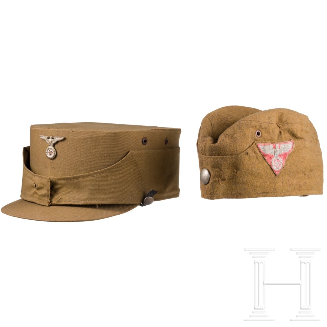 An early SA service Kepi and a side cap ("Lagermütze") of the SA group Ostmark: An early SA service Kepi and a side cap ("Lagermütze") of the SA group OstmarkSteife Mütze aus braunem Tuch, seitlich je zwei Lüftungslöcher, früher Mützenadler, dieser an langer (ergänzter) Na