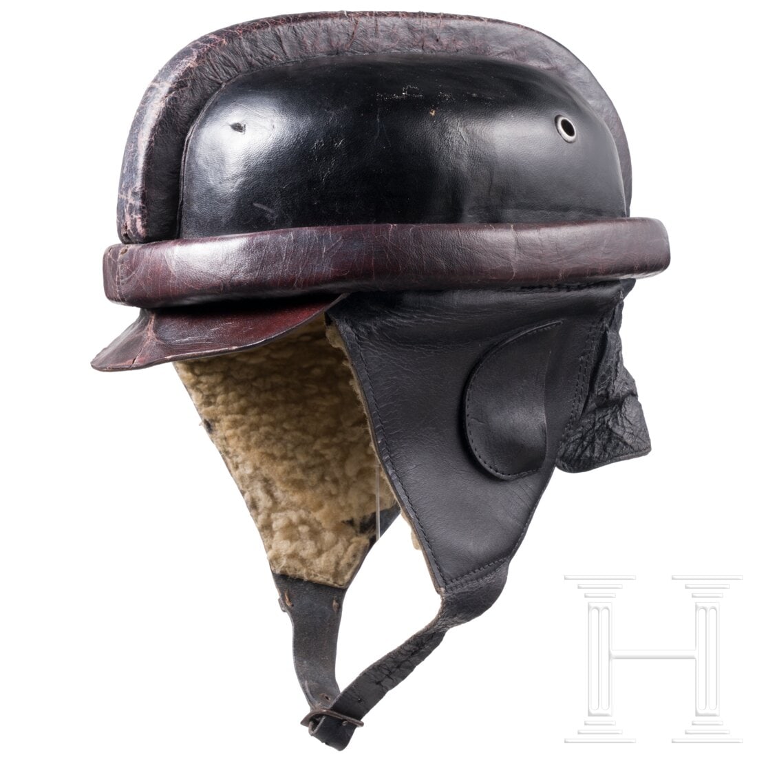 An NSKK crash helmet for motorcyclists (1 of 4)