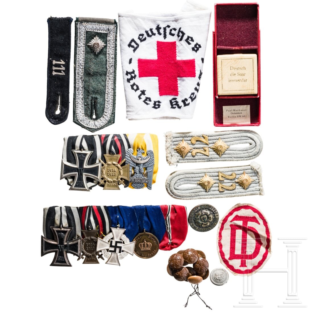 Two medal bars and insignia: Two medal bars and insigniaDreiteilige Spange u.a. mit dem EK 2 von 1914 und dem Schlesischen Adler 2. Klasse, Die zweite mit vier/fünf Orden, darunter das EK 2 von 1914 und das