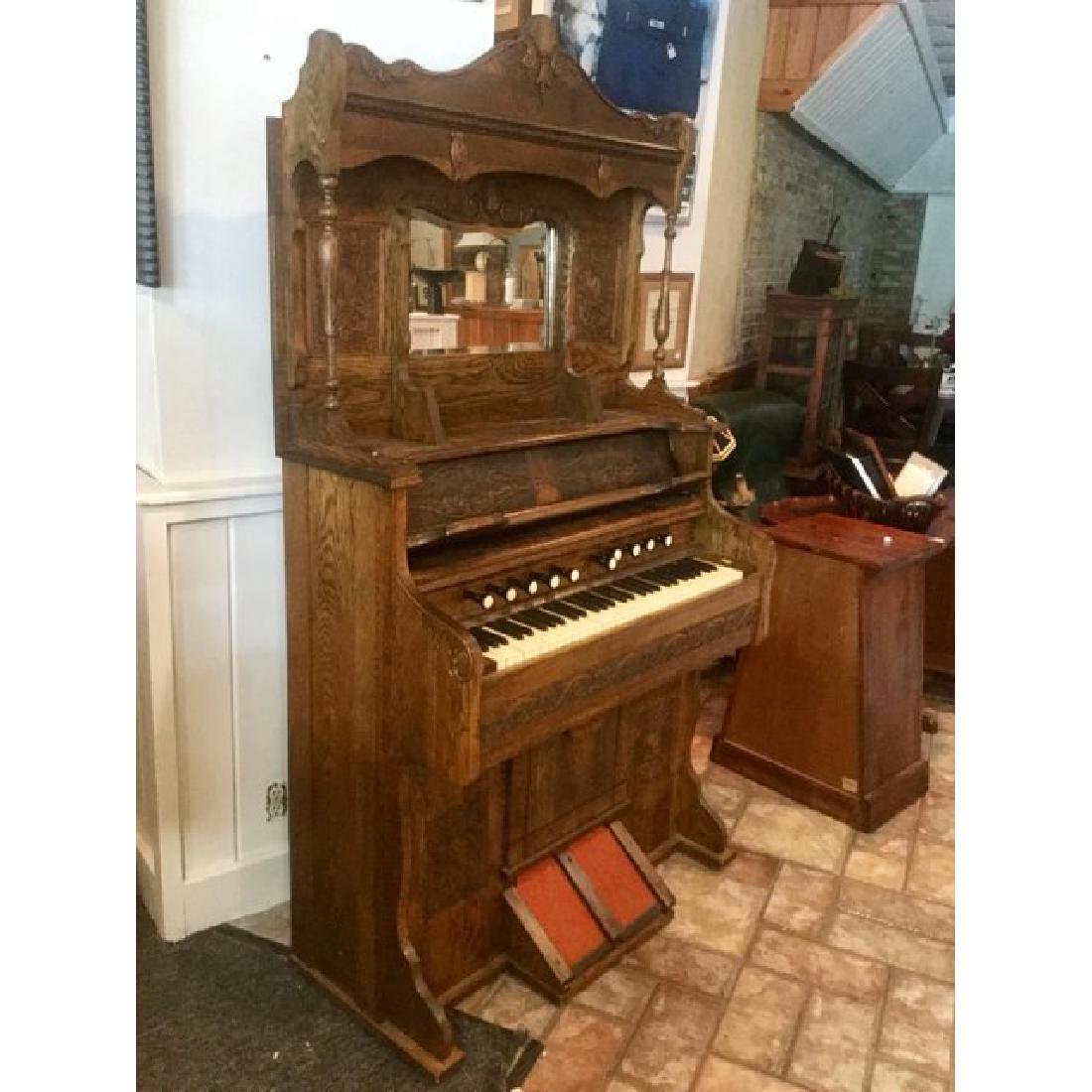 Antique Pump Organ (1 of 8)