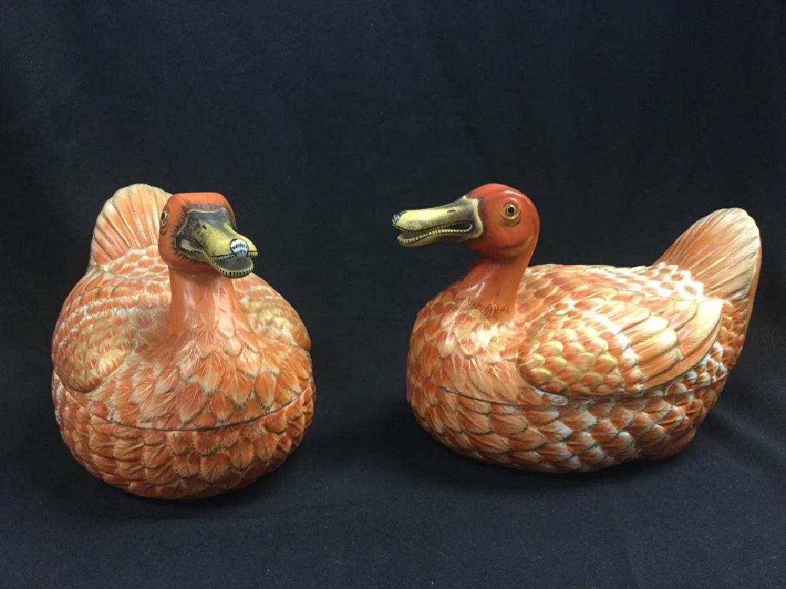 Pair of Lowestoft by Mottahedeh Ducks: Rare pair of Lowestoft reproduction orange and gold ceramic ducks. Very good condition. Measures 7 3/4" H x 10 1/2" L (each) Estimate: 250.00 - 325.00 USD