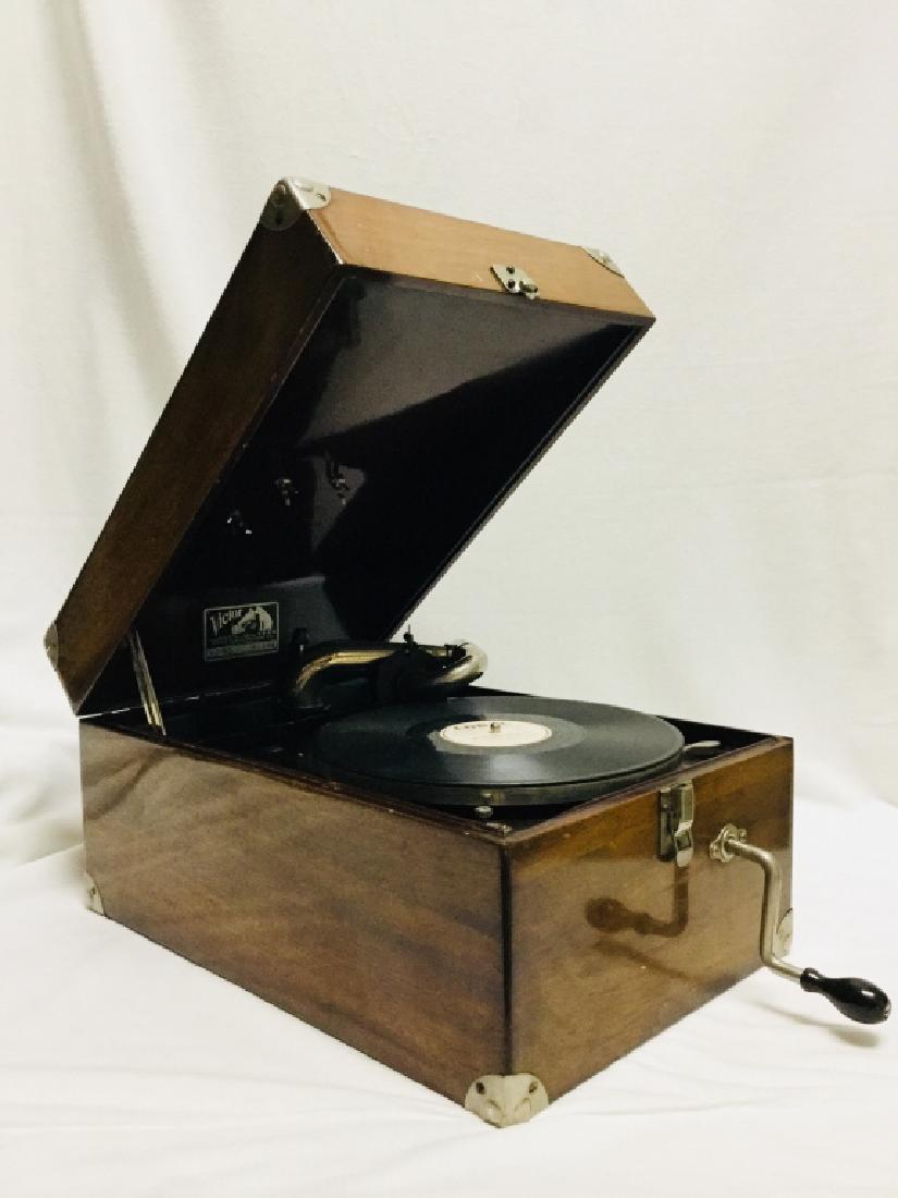 VICTOR VV50 PORTABLE VICTROLA RECORD PLAYER 1922