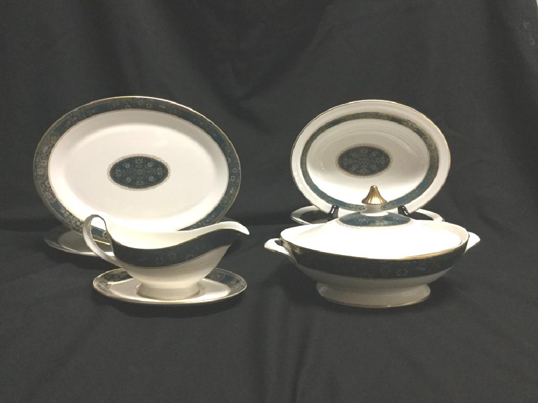 6 ROYAL DOULTON "CARLYLE"  SERVING PIECES (1 of 6)