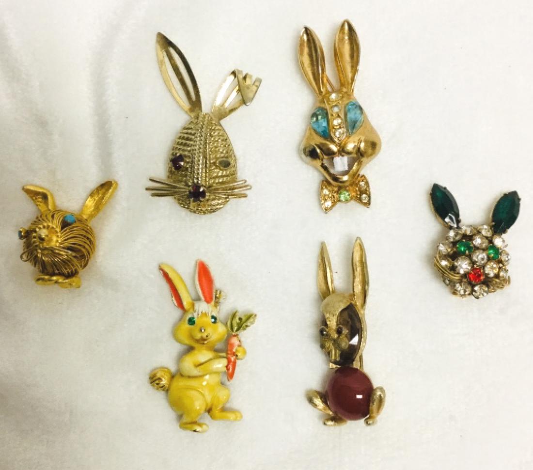 6 VINTAGE RABBIT COSTUME JEWELRY BROOCHS/PINS (1 of 9)