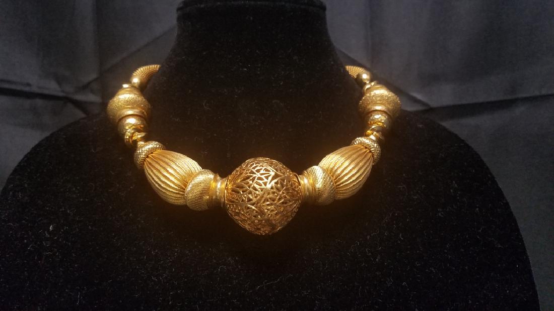 BARRERA TEXTURED GOLD FILIGREE BEAD NECKLACE (1 of 5)