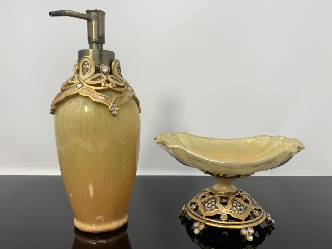 JAY STRONGWATER SOAP SET HOLDER & BOTTLE (1 of 4)