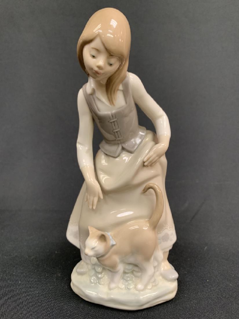 LLADRO FIGURINE GIRL WITH CAT #1187 G: Measures 8 1/4" tall, very good condition no box third party shipping required