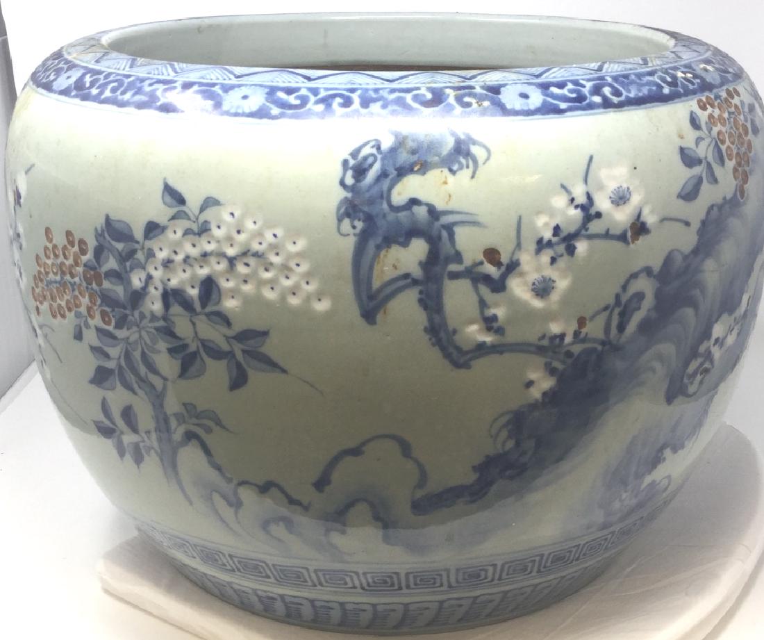 LARGE ANTIQUE CHINESE BLUE & WHITE ROUND PLANTER (1 of 3)