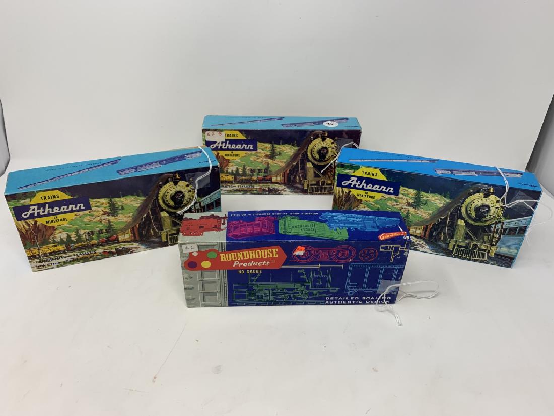 LOT OF 4 HO SCALE TRAINS WITH BOXES (1 of 2)