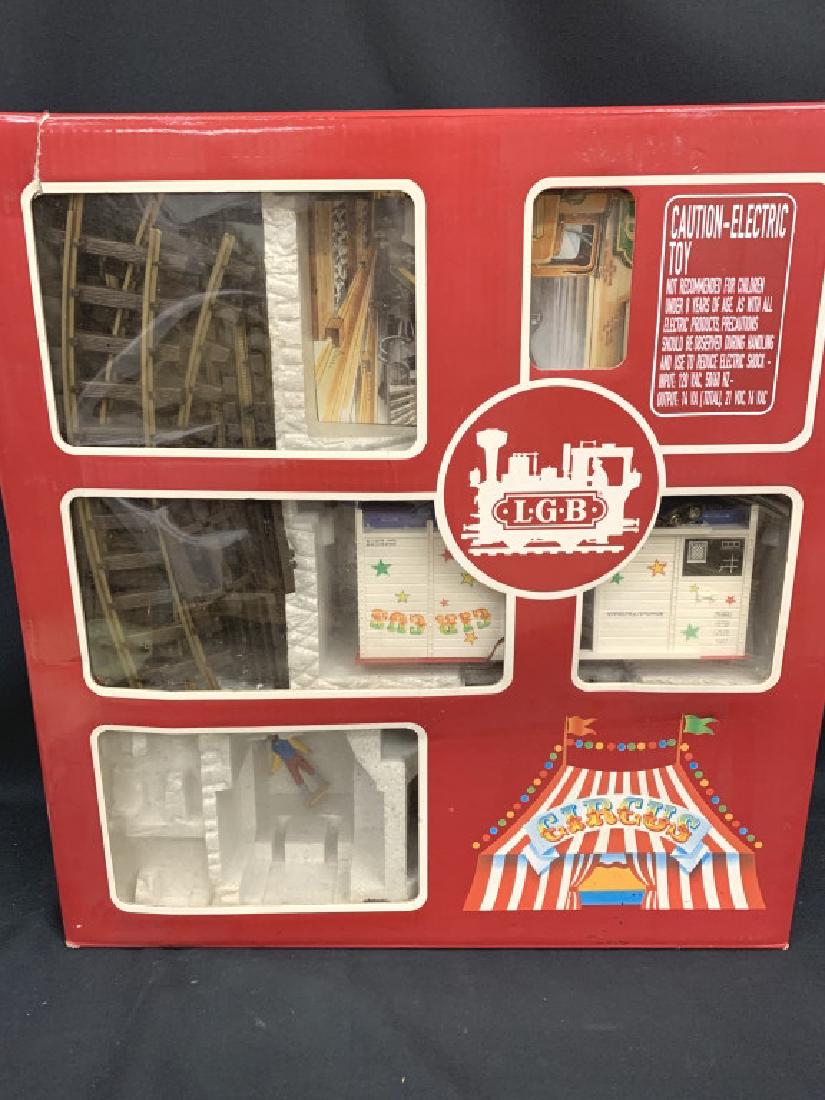 LGB   TRAIN #22986    STARTER KIT CIRCUS TRAIN (1 of 3)